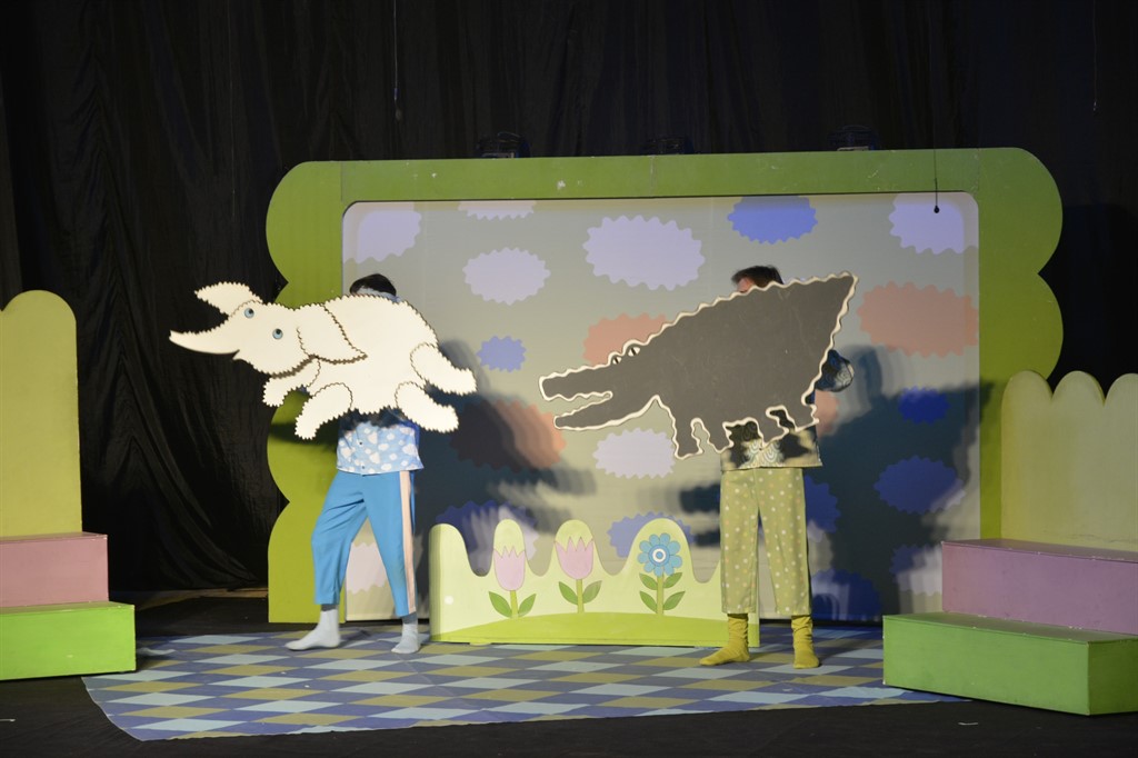 Пятый день IX Международного фестиваля театров кукол стран Баренцева региона открылся спектаклем Театра Кукол Карелии "Играем Дюймовочку"